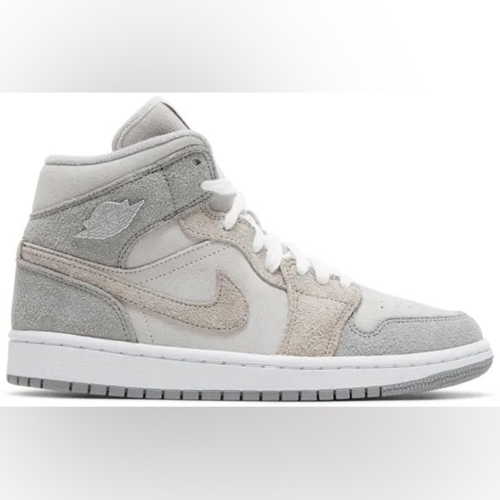 2022 Woman’s Air Jordan 1 Mid SE 'Particle Grey'
